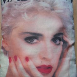 1986 - Official pillow (2)