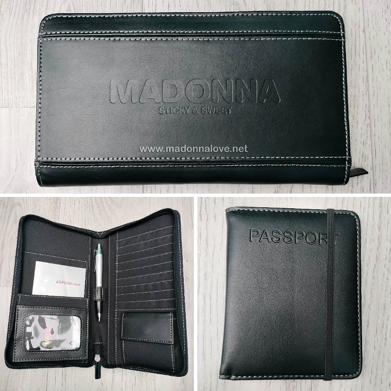 2008 - Sticky & Sweet Tour Wallet passportholder & pen VIP