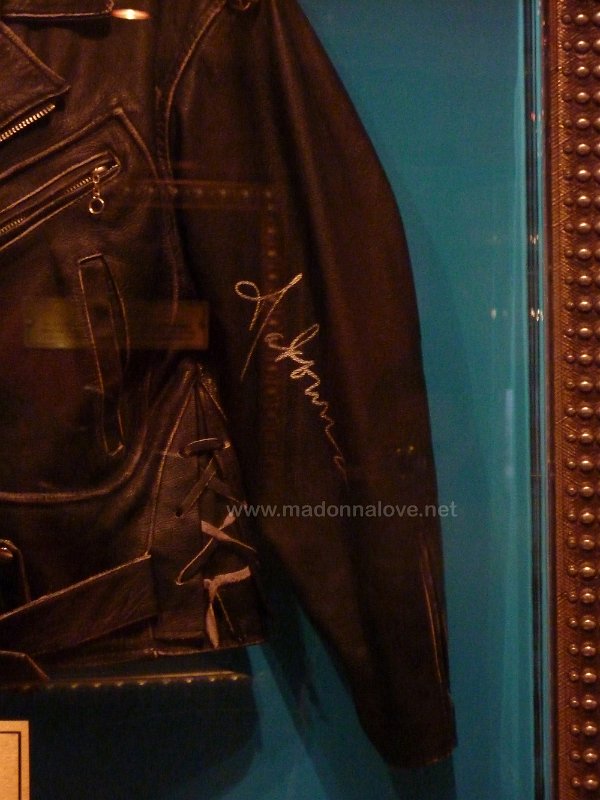 Hard Rock Cafe - London (2)