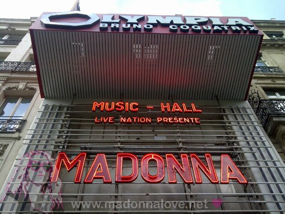 MDNA Tour Olympia Hall Paris (1)