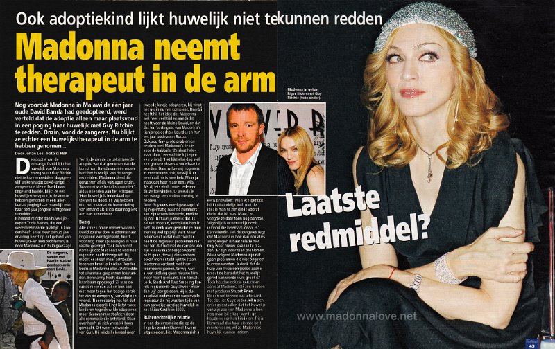 2006 - December - Weekend - Holland - Madonna neemt therapeut in de arm